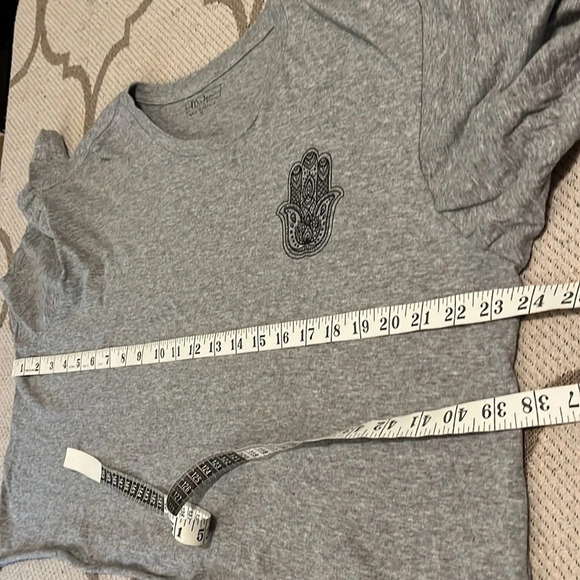 Miken cropped ‘do more of what makes you happy’ raw hem top - Picture 8 of 10